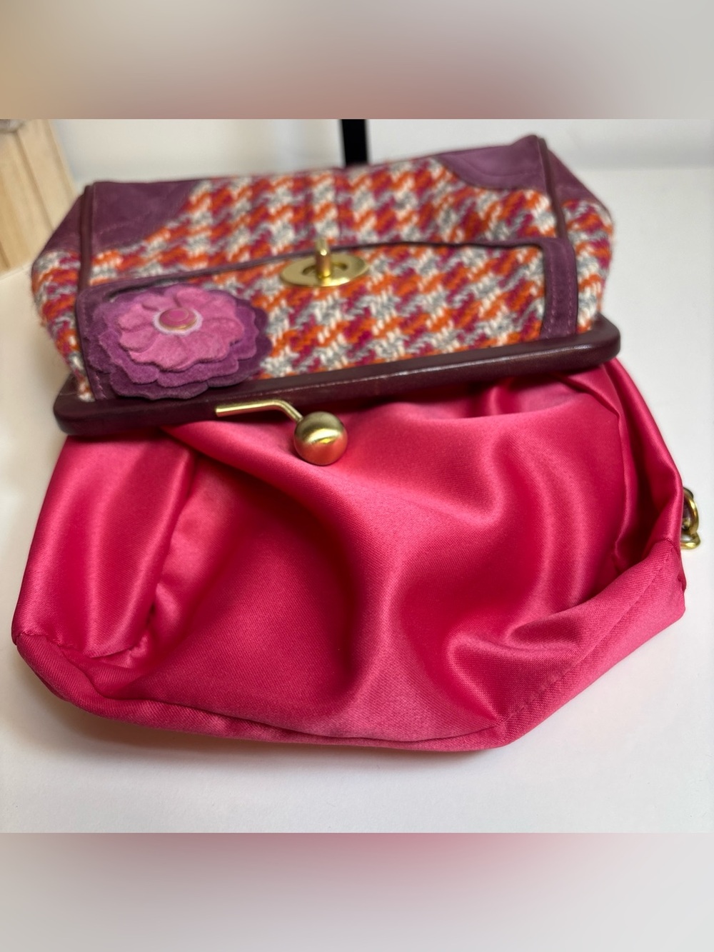 COACH LTD VTG PINK WOOL HOUNDSTOOTH SUEDE KISSLOCK GALLERY FRAMED BAG - Picture 16 of 16